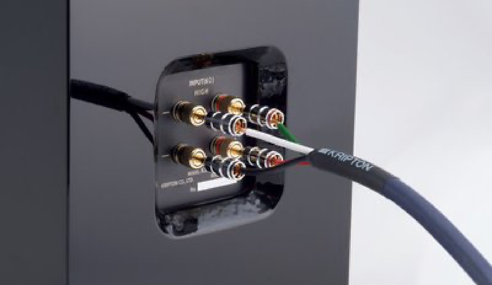 バイワイヤリング(Bi-wiring)